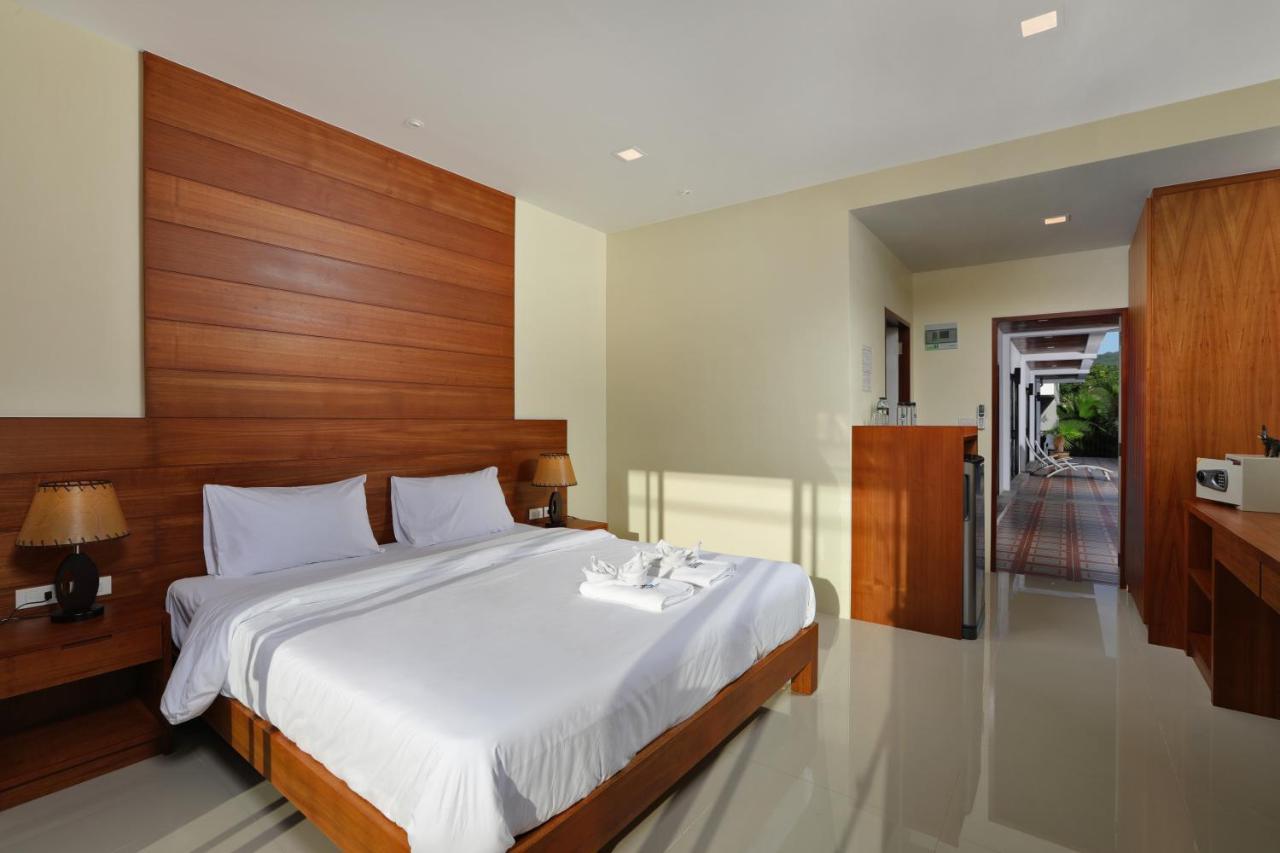 Gamers Paradise Hotel Csalong Kültér fotó