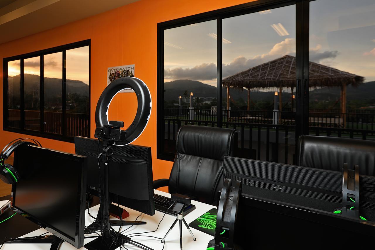 Gamers Paradise Hotel Csalong Kültér fotó